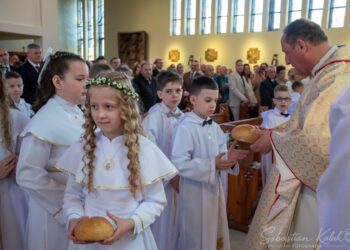 Wyjątkowy dzień w Biadkach. Dzieci przystąpiły do I Komunii Świętej