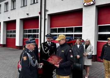 Nowy wóz dla druhów z Krotoszyna. PSP przekazała Skodę Yeti