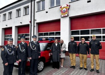 Nowy wóz dla druhów z Krotoszyna. PSP przekazała Skodę Yeti