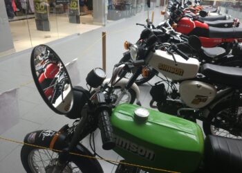 Motocykle i wielkie serca w Galerii Krotoszyńskiej. OLDTIMERS zebrali ponad 11 tysięcy złotych dla Szymonka