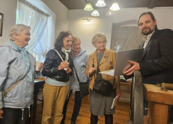 Noc Muzeów w Zdunach przyciągnęła miłośników historii. Był quiz, wspomnienia i archiwalne fotografie