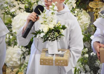 Pierwsza Komunia Święta w parafii św. Andrzeja Boboli