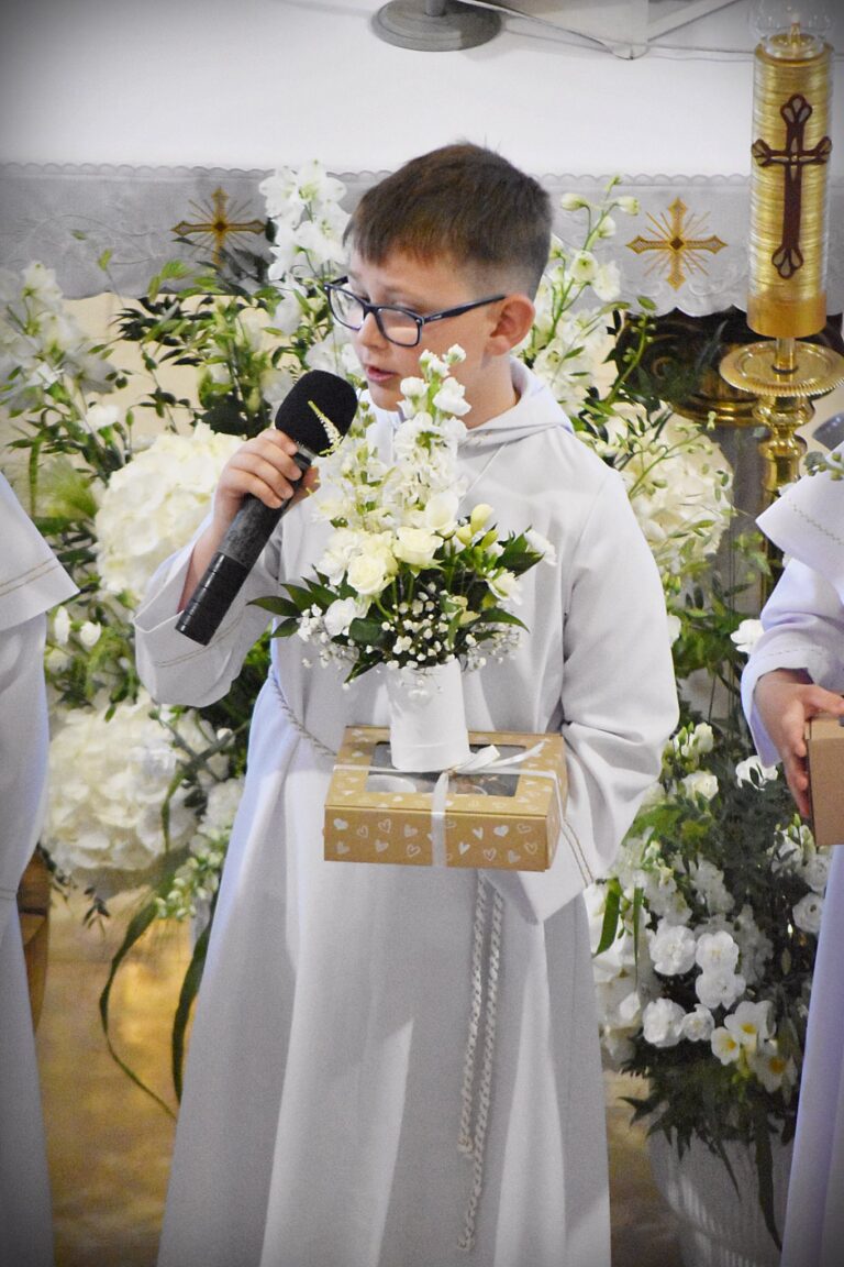 Pierwsza Komunia Święta w parafii św. Andrzeja Boboli