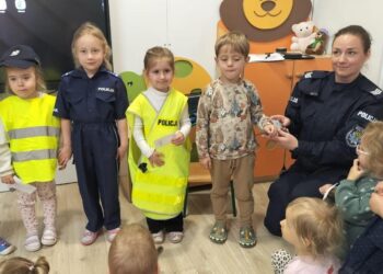 Policyjna lekcja dla najmłodszych we Wszewilkach