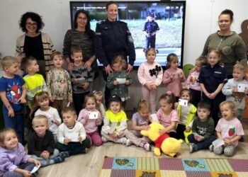 Policyjna lekcja dla najmłodszych we Wszewilkach