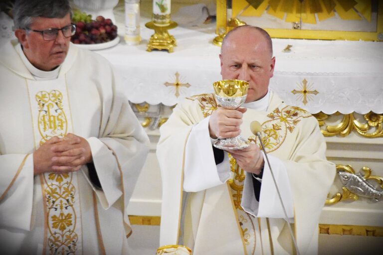 Pierwsza Komunia Święta w parafii św. Andrzeja Boboli