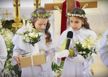 Pierwsza Komunia Święta w parafii św. Andrzeja Boboli