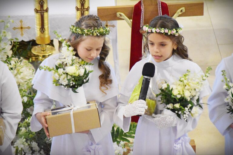 Pierwsza Komunia Święta w parafii św. Andrzeja Boboli