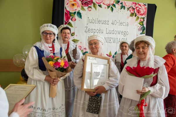 Zespół Ludowy „Lutogniewiacy” świętował 40-lecie istnienia Zespół Ludowy „Lutogniewiacy” świętował 40-lecie istnienia