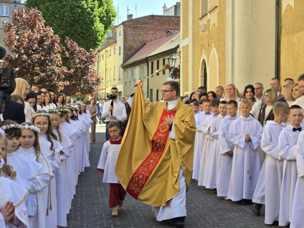 52 dzieci przyjęły Pierwszą Komunię Świętą w Krotoszynie