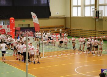 Michał Ruciak poprowadził lekcję z uczniami milickiej „jedynki”