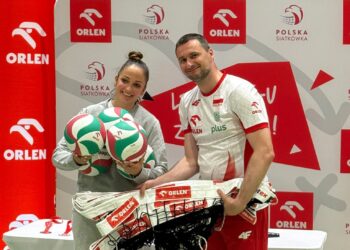 Michał Ruciak poprowadził lekcję z uczniami milickiej „jedynki”
