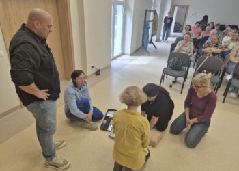 Pracownicy socjalni uczyli się, jak reagować w trudnych sytuacjach