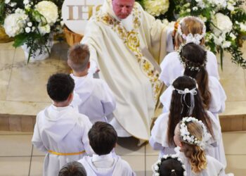 Pierwsza Komunia Święta w parafii św. Andrzeja Boboli