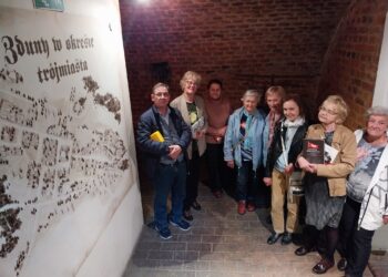 Noc Muzeów w Zdunach przyciągnęła miłośników historii. Był quiz, wspomnienia i archiwalne fotografie