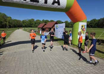 Krośnickie tory w biegowym rytmie. Młodzież z powiatu opanowała stację