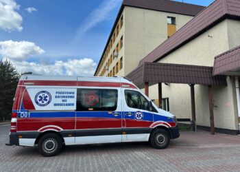 Ambulans trafił do Milickiego Centrum Medycznego