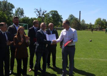 Barycz Sułów z 3 mln zł dotacji na pełnowymiarowe boisko