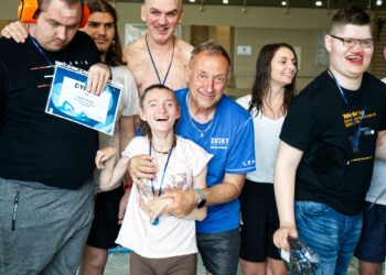 Pływackie emocje na basenie w Krośnicach