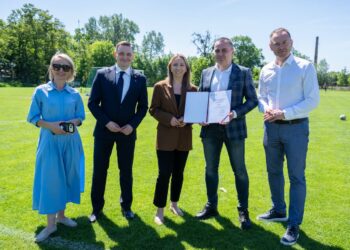 Barycz Sułów z 3 mln zł dotacji na pełnowymiarowe boisko