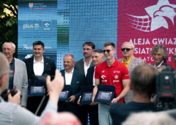 Uczniowie I LO z Milicza kibicowali w katowickim Spodku