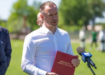 Barycz Sułów z 3 mln zł dotacji na pełnowymiarowe boisko