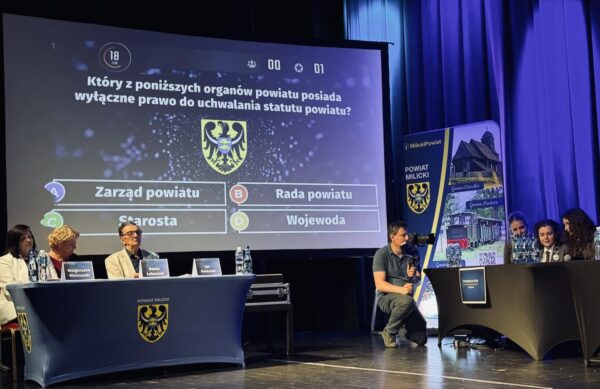 Młodzież sprawdziła wiedzę o samorządzie. Najlepsze było I LO w Miliczu
