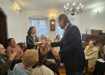 Noc Muzeów w Zdunach przyciągnęła miłośników historii. Był quiz, wspomnienia i archiwalne fotografie
