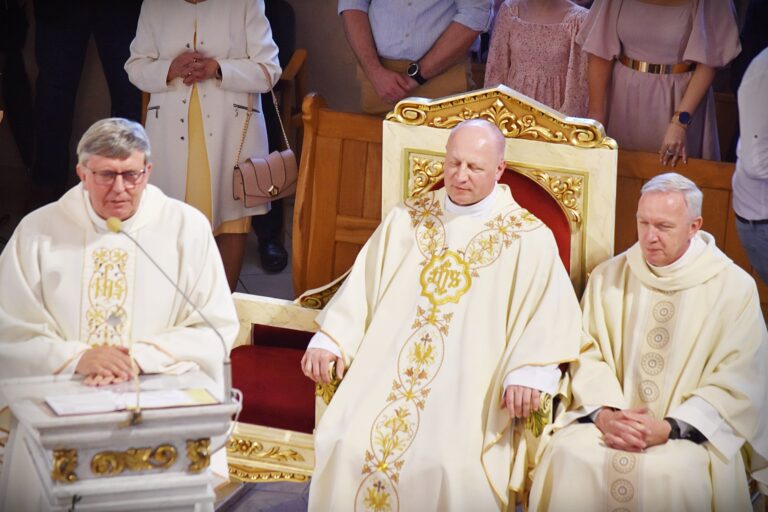 Pierwsza Komunia Święta w parafii św. Andrzeja Boboli