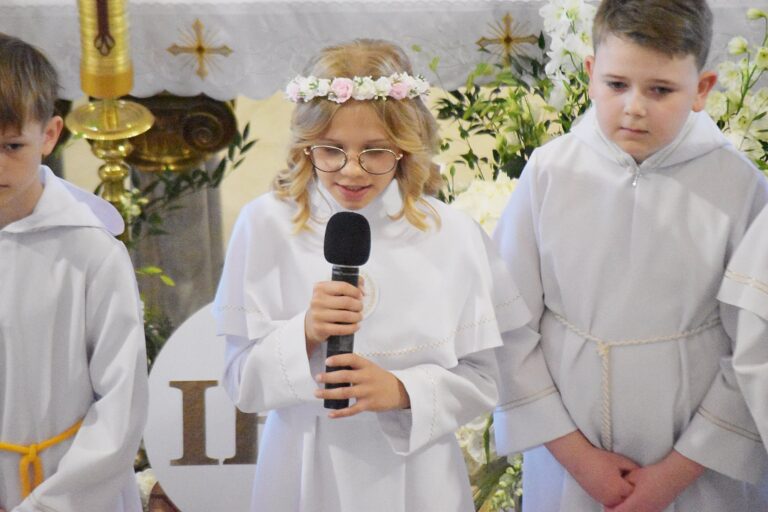 Pierwsza Komunia Święta w parafii św. Andrzeja Boboli