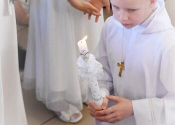 Pierwsza Komunia Święta w parafii św. Andrzeja Boboli