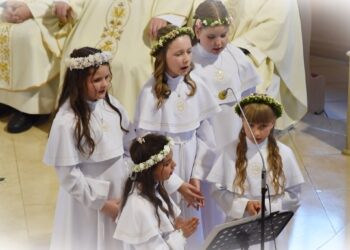 Pierwsza Komunia Święta w parafii św. Andrzeja Boboli