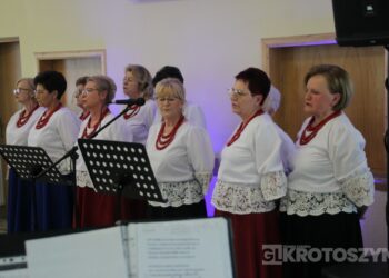 „W Perzycach też rozbłysła radość”. IV Spotkanie z pieśnią Maryjną w Perzycach
