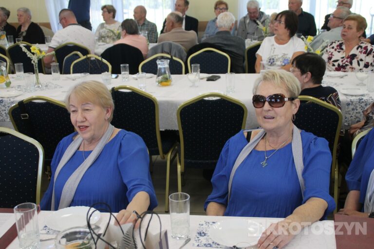 „W Perzycach też rozbłysła radość”. IV Spotkanie z pieśnią Maryjną w Perzycach