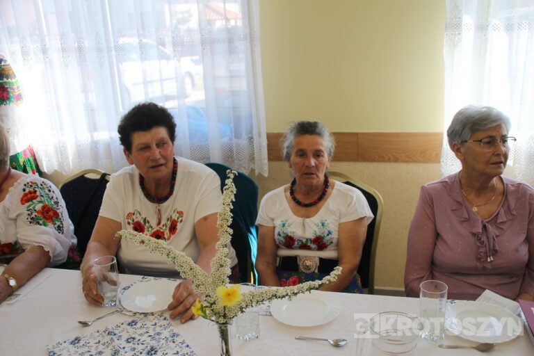 „W Perzycach też rozbłysła radość”. IV Spotkanie z pieśnią Maryjną w Perzycach