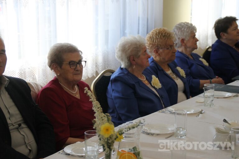 „W Perzycach też rozbłysła radość”. IV Spotkanie z pieśnią Maryjną w Perzycach