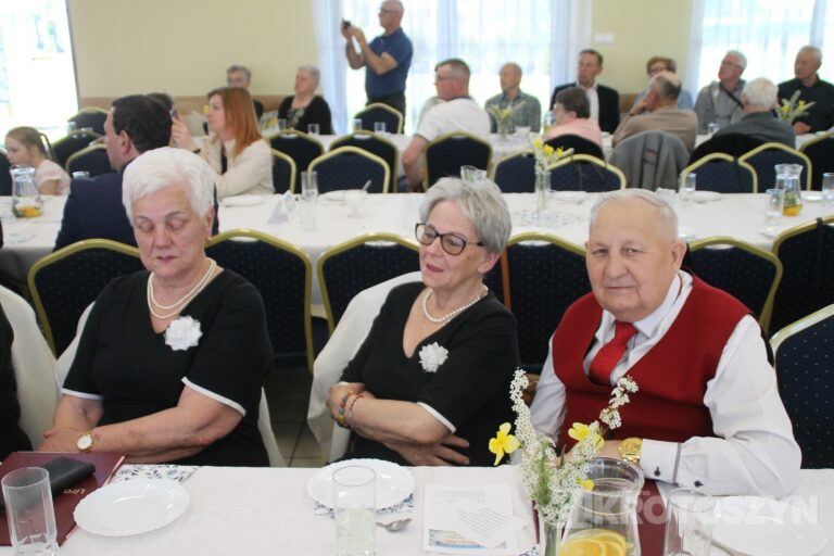 „W Perzycach też rozbłysła radość”. IV Spotkanie z pieśnią Maryjną w Perzycach
