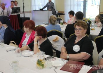 „W Perzycach też rozbłysła radość”. IV Spotkanie z pieśnią Maryjną w Perzycach