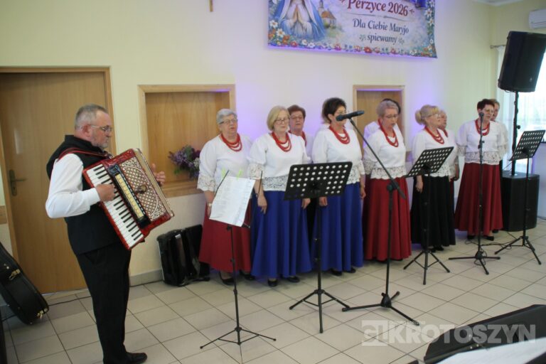 „W Perzycach też rozbłysła radość”. IV Spotkanie z pieśnią Maryjną w Perzycach