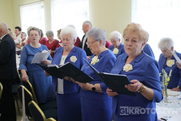 „W Perzycach też rozbłysła radość”. IV Spotkanie z pieśnią Maryjną w Perzycach