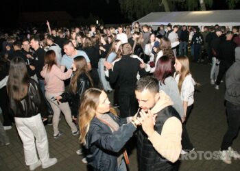 Potańcówka w Chwaliszewie przyciągnęła tłumy. „Takich imprez brakuje w gminie”