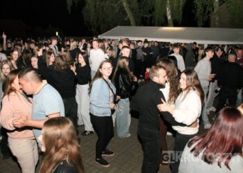 Potańcówka w Chwaliszewie przyciągnęła tłumy. „Takich imprez brakuje w gminie”