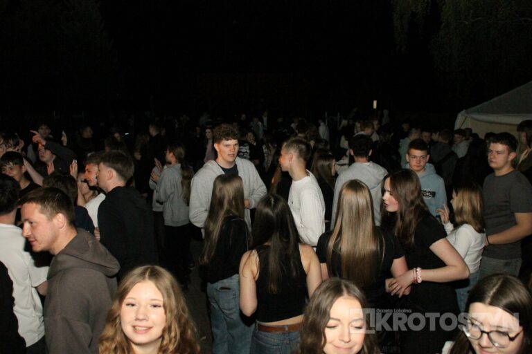 Potańcówka w Chwaliszewie przyciągnęła tłumy. „Takich imprez brakuje w gminie”