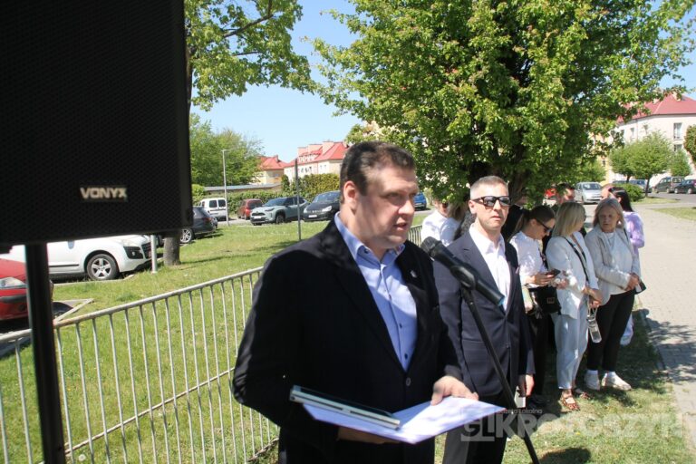 Uroczystości, msza i hołd pod pomnikiem z okazji 235. rocznicy uchwalenia Konstytucji 3 Maja