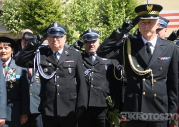 Uroczystości, msza i hołd pod pomnikiem z okazji 235. rocznicy uchwalenia Konstytucji 3 Maja