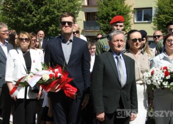 Uroczystości, msza i hołd pod pomnikiem z okazji 235. rocznicy uchwalenia Konstytucji 3 Maja