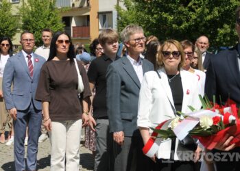 Uroczystości, msza i hołd pod pomnikiem z okazji 235. rocznicy uchwalenia Konstytucji 3 Maja