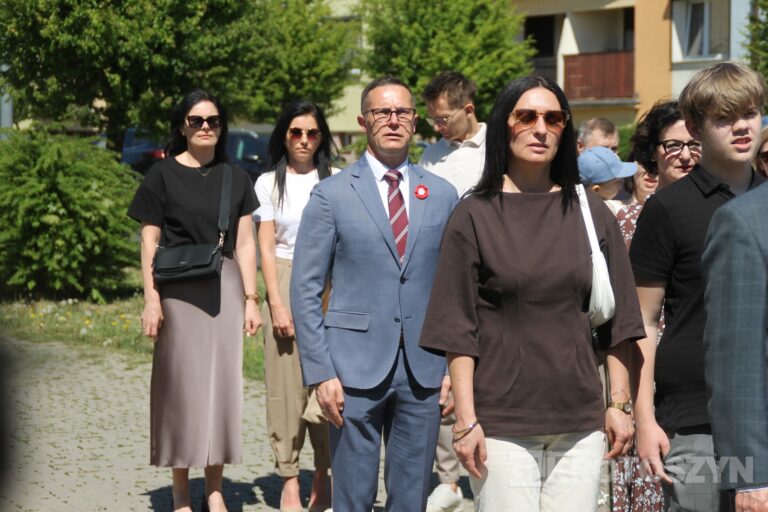 Uroczystości, msza i hołd pod pomnikiem z okazji 235. rocznicy uchwalenia Konstytucji 3 Maja