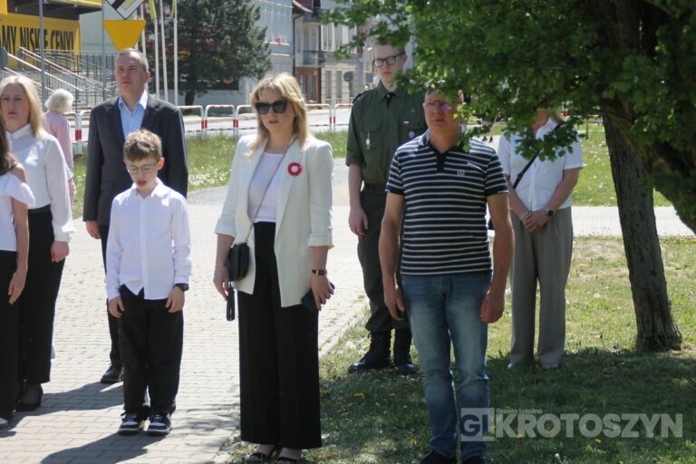 Uroczystości, msza i hołd pod pomnikiem z okazji 235. rocznicy uchwalenia Konstytucji 3 Maja