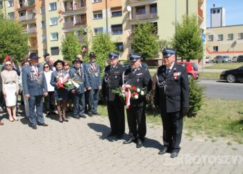 Uroczystości, msza i hołd pod pomnikiem z okazji 235. rocznicy uchwalenia Konstytucji 3 Maja